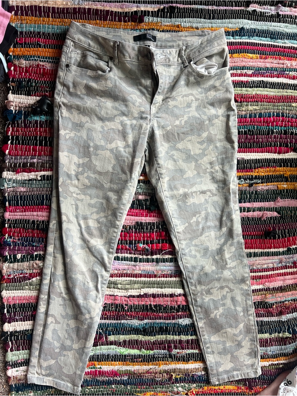 1822 Denim Women’s Skinny Camo Jeans - Light Gray